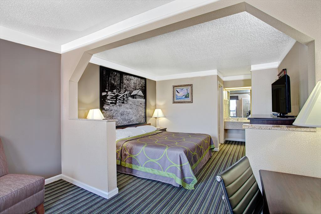 Super 8 By Wyndham Knoxville East Habitación foto